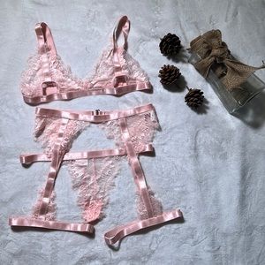 New without tags Pink 3 piece lingerie set
